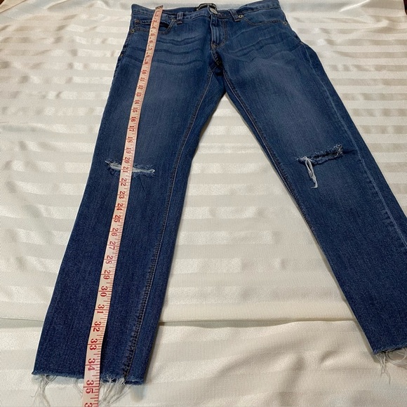 EXPRESS Girlfriend Women's Blue Distressed Jeans Sz 0 Straight leg - Picture 6 of 11